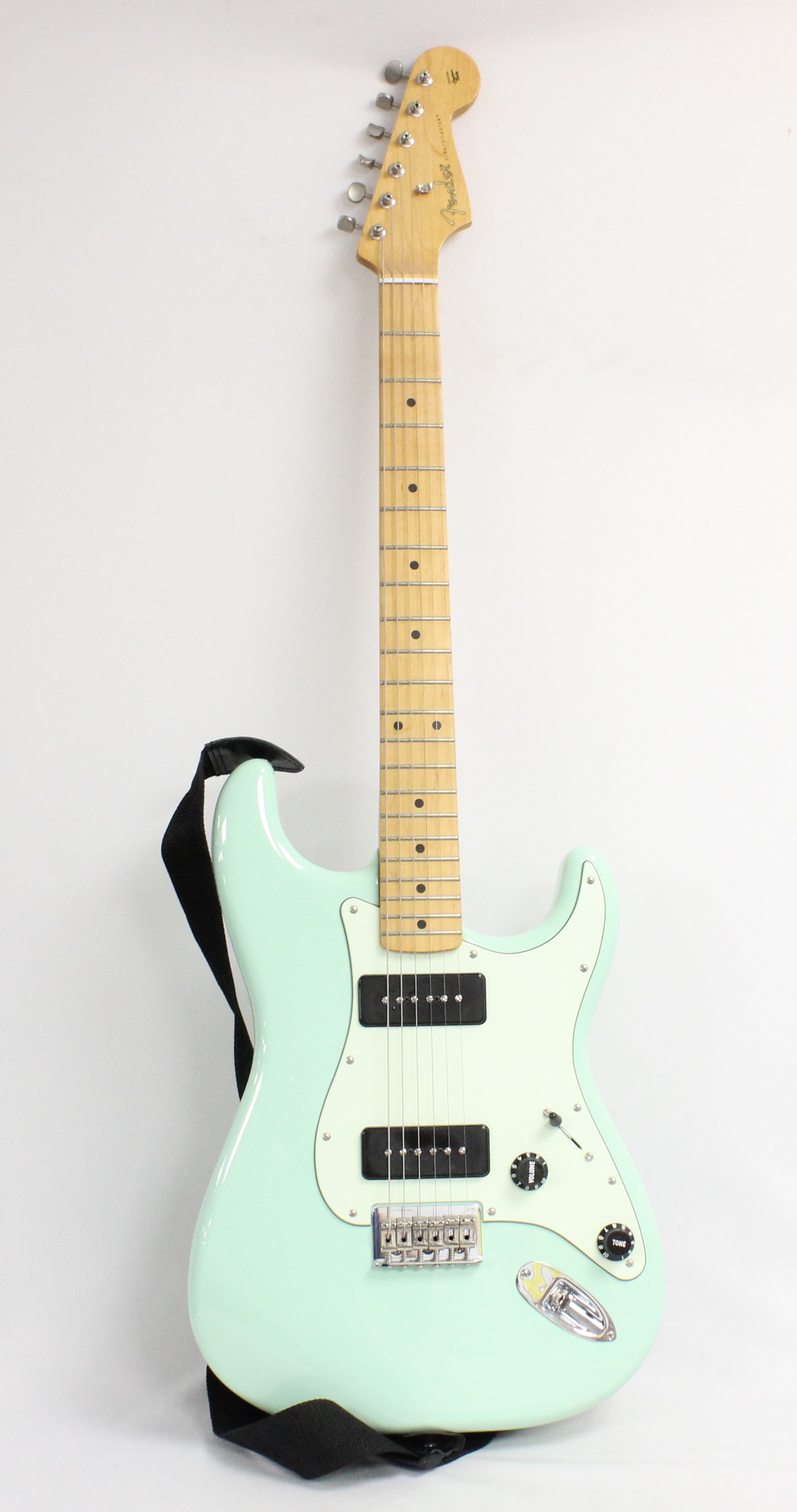 Pre-owned Fender Noventa Stratocaster Electric Guitar - Surf Green